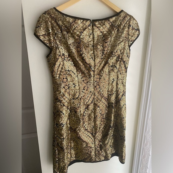 Nanette Lepore Gold Sequin Mini Sheath Dress Cap Sleeve Cocktail Metallic Size 2 - Picture 6 of 9